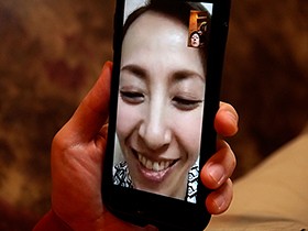 寝取られ社員旅行 女上司と一発ヤリたがる部下達にどんどん飲まされ泥酔した妻 僕とビデオ通話してる最中に中出しされていたなんて…谷原希美　サンプル画像06